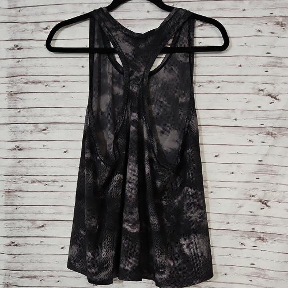 Athleta Monochrome Patterned Top - Picture 2 of 7